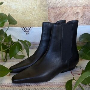 NEW Steve Madden Women’s Vanesa Leather Pointy Toe Black Ankle Boots, Size 9M